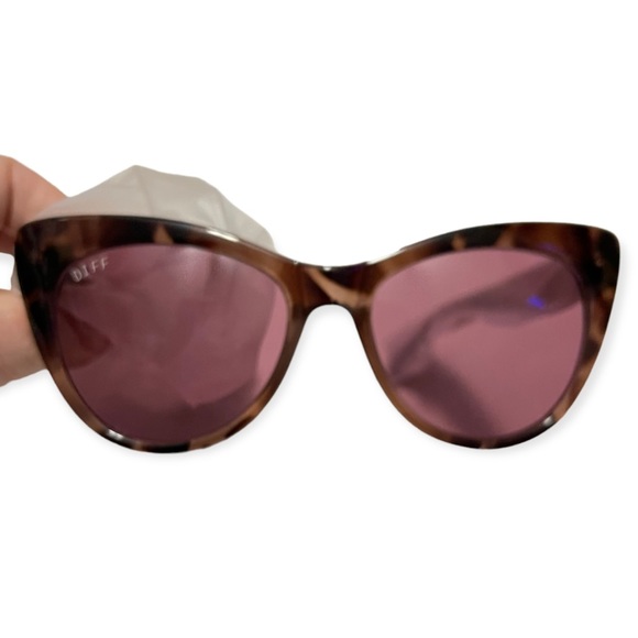 DIFF Eden Sunglasses Blush Tortoise Frame Wine Lenses Cateye NWT - Picture 7 of 10